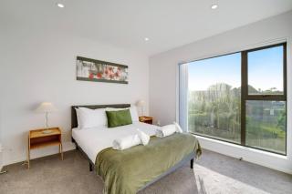 Modern Townhouse with Parking near Cornwall Park - 5