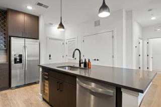 Upscale 2BR Stay Channelside - 2