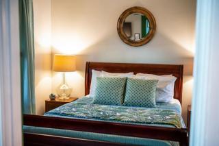 Quaint Cottage in heart of LYH - POOL with HOT TUB! - 6