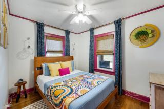 Quaint Cottage in heart of LYH - POOL with HOT TUB! - 2