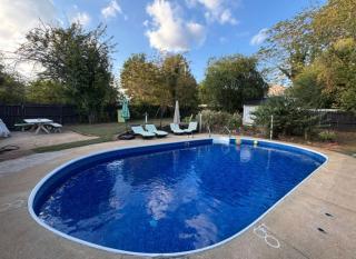 Quaint Cottage in heart of LYH - POOL with HOT TUB! - 1