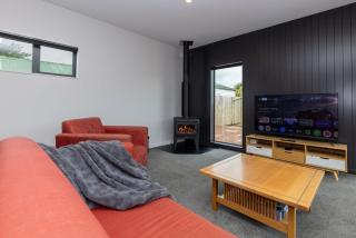 Methven Ski Chalet - Modern Comfort, Mountain Charm - 8