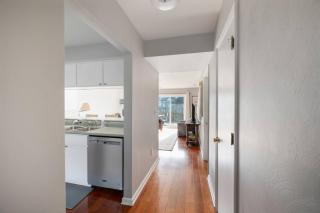 Harbor Ridge - Lakefront Retreat, Great Views, Pool and Dock Access! - 2