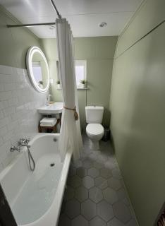 Houseboat Tourist - 2