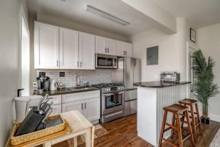 Calvert Cottage - Sleeps 12, THREE Units In Central Adams Morgan - 3