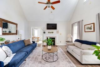 The Wyndsong - Cozy Patio, Fire Pit and Work Space! - 3