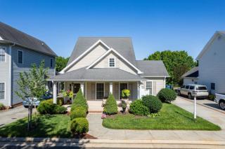 The Wyndsong - Cozy Patio, Fire Pit and Work Space! - 2