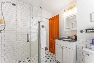 Coates Townhome 3BR Historic Home Near Mystic Seaport - 2