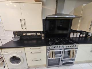 3 Bedrooms Sleeps 7 Free Parking - 9