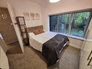 3 Bedrooms Sleeps 7 Free Parking - 7
