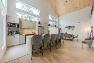 Ivoire - Modern Getaway in Shannon - Spa & Pool Table - 4