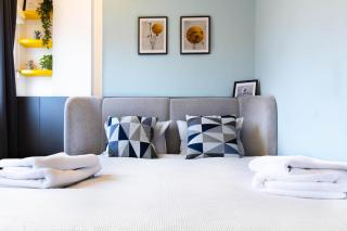 Amazing View Apartment - Boekarest - 9