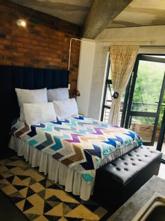 Thulie's Bed and Breakfast - 252 - 4