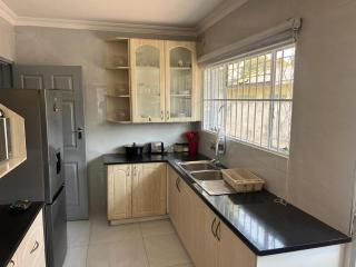 Melsa 68 - Airport and CBD getaway - 5