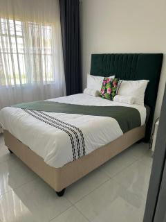 Melsa 68 - Airport and CBD getaway - 1