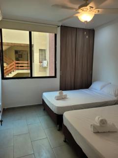 Apto en EL Cabrero, Edificio Manzanillo del Mar - 4