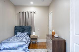 Cozy, Spacious Home Near Downtown Boston - 9