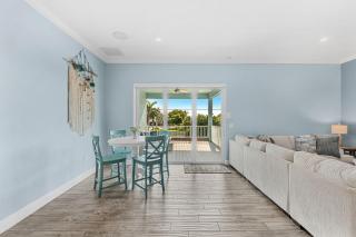 The Havens at Beach Street - Private Family Beach House - 4