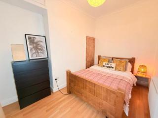 The Racecourse Retreat - 4