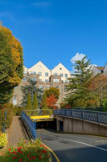 Gracepark Garden Retreat, Spacious 2BR with Balcony & Parking - 3