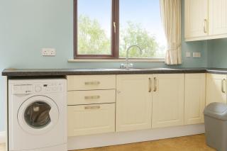 Walk to Town Centre, 2BR Base near Cork & Kinsale - 6