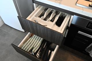 SOP 42 Stylish and Cosy 2 Bedroom Apt - 4