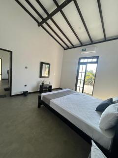 White House Galle - 3