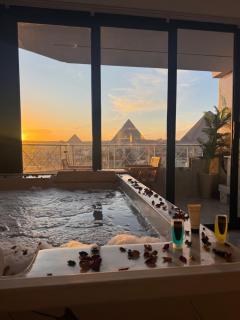 Zoom Pyramids View inn - 3