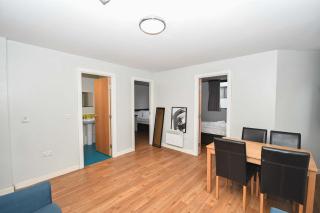 Modern Budget 3BED Apartment in Sheffield Centre - 2