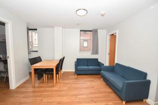 Modern Budget 3BED Apartment in Sheffield Centre - 3