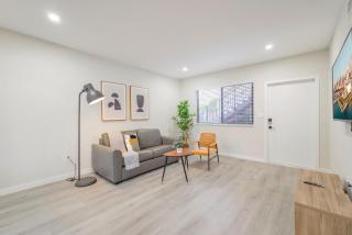 Stay on Iconic Calle Ocho with Included Parking - 2