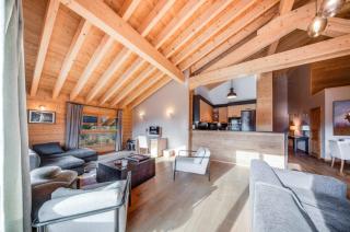 Top Floor Alpine Chalet Apartment in Grillon - 2