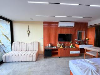 Zoom Pyramids View inn - 8