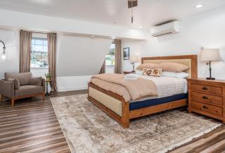 The Four Daughters Inn - 1