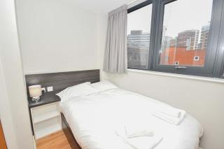 Convenient Budget Studio in Central Sheffield - 1