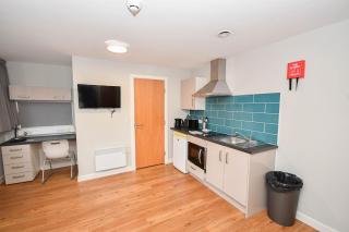 Convenient Budget Studio in Central Sheffield - 3
