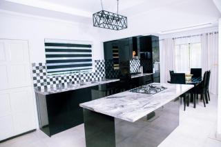 Lux on Windermere 4 Bedroom House - 6