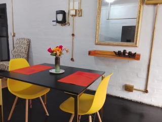 Touch of red studio - 8