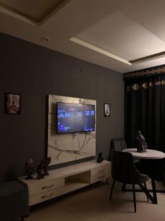 Charcoal & minimal suite 2 BHK - Lahore - 5