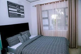 Lux on Windermere 4 Bedroom House - 3