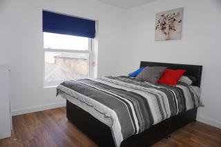Town Centre Apartments - Dewsbury - 4