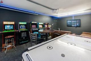 Paradise Lagoon Resort Style Pool Getaway - 8