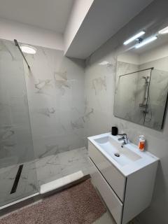 Ivory Luxury 1BR - 2