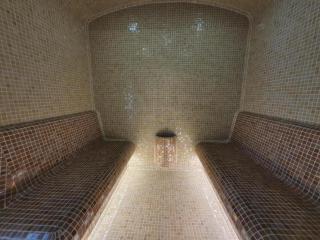 Relax Wellness Apartman - 1