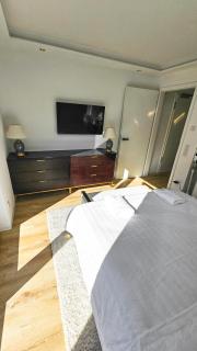 Beautiful new L apartment -15 min to Octoberfest - 1