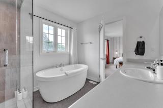 Spacious & New Prince Edward County Villa - Carrying Place - 8