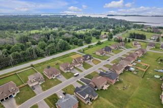 Spacious & New Prince Edward County Villa - 2