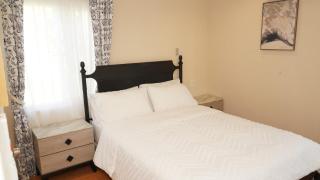 Entire house with 3 rooms - 5