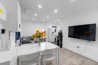 2 Bedroom house,BrownhillRd SE6 - 5