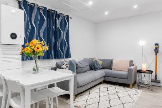 2 Bedroom house,BrownhillRd SE6 - 9